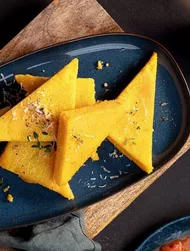 Nem stegt polenta med ost