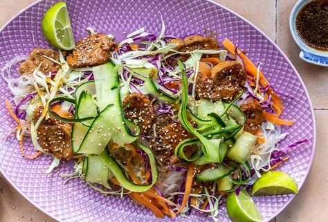 Svinefilet med teriyakiglace og asiatisk salat