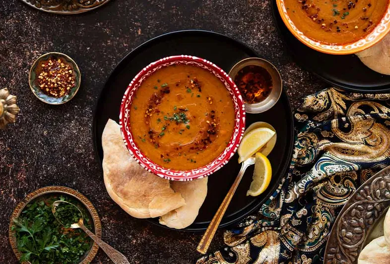 Tyrkisk suppe med røde linser og gulerod