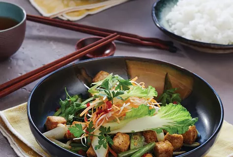 Stegt tofu med grøntsager