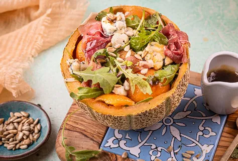 Rucolasalat med melon og skinke