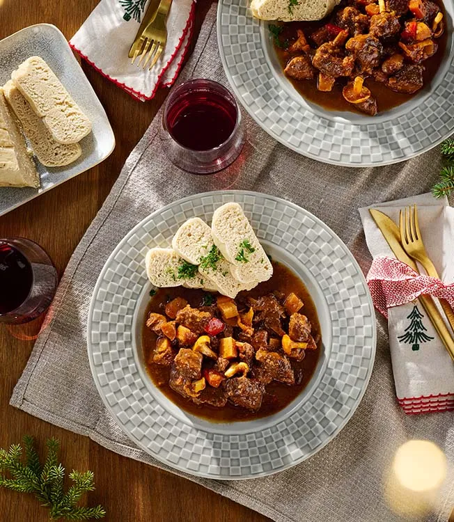 Bohemeagtig vildtgullasch med svampe