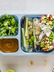 Rispapirruller med tofu