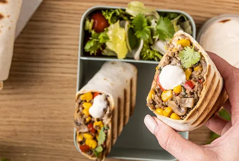 Burrito med oksekød, svampe og majs