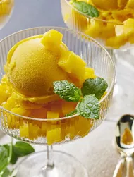 Den nemmeste mangosorbet med 2 ingredienser