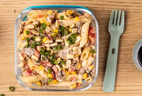 Pastasalat med oksekød og svampe