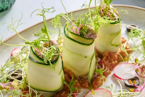 Squash cannelloni med bønner & ærter