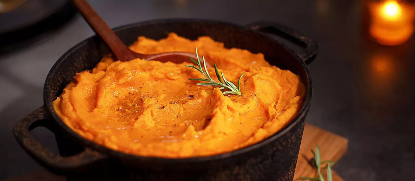 Krydret mos af søde kartofler