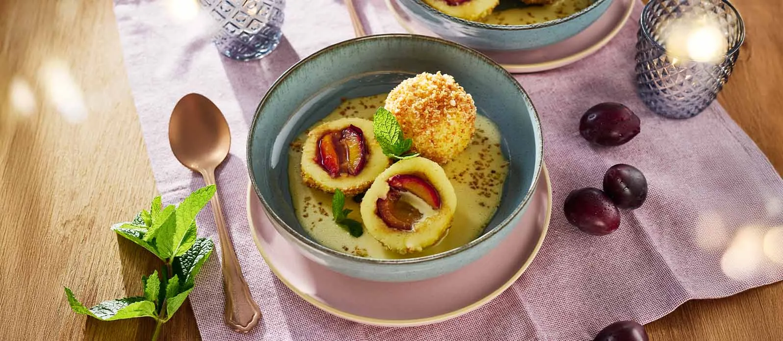 Boheme-dumplings med blommer og panko