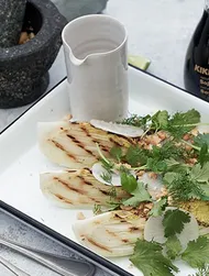 Grillet kinakål med peanutdressing