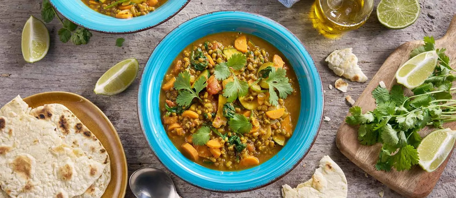 Grøn citrusdal med mungbønner og spinat