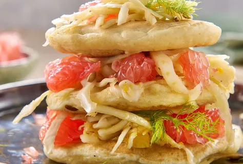 Veganske pandekager med fennikel-coleslaw
