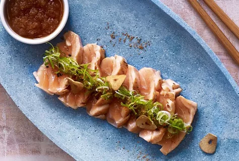 Mini laksetartar-steaks med ponzu