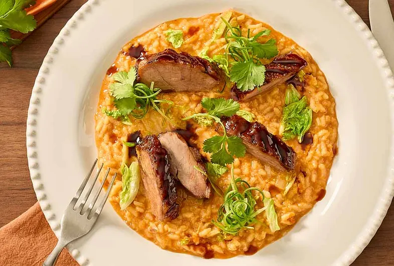 Kimchi-risotto med sprødt gåsebryst