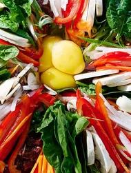 Koreansk jeongol hot pot i sukiyakistil