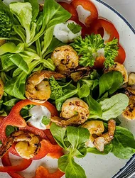 Salat med grillede rejer