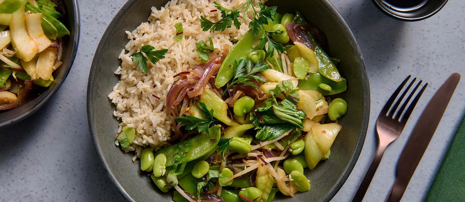 Stegte ris med hestebønner & sojasauce