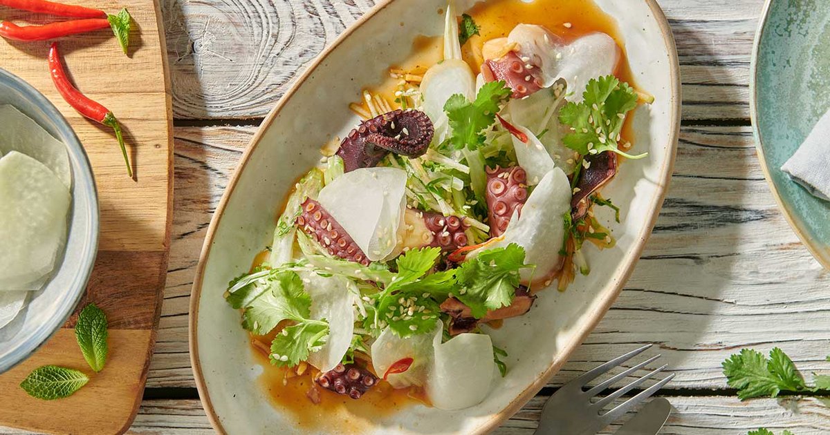 Salat Med Bl ksprutte Glask l Og Surt ble Opskrifts Kikkoman salat-med-bl-ksprutte-glask-l-og-surt-ble-opskrifts-kikkoman
