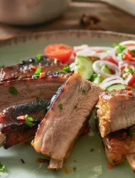 Krydrede spareribs med æble og soja