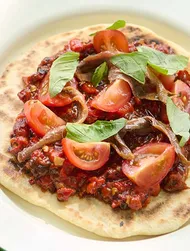 Fladbrød med aromatisk peberfrugtspuré