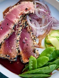 Stegte tunbøffer med sesamfrø