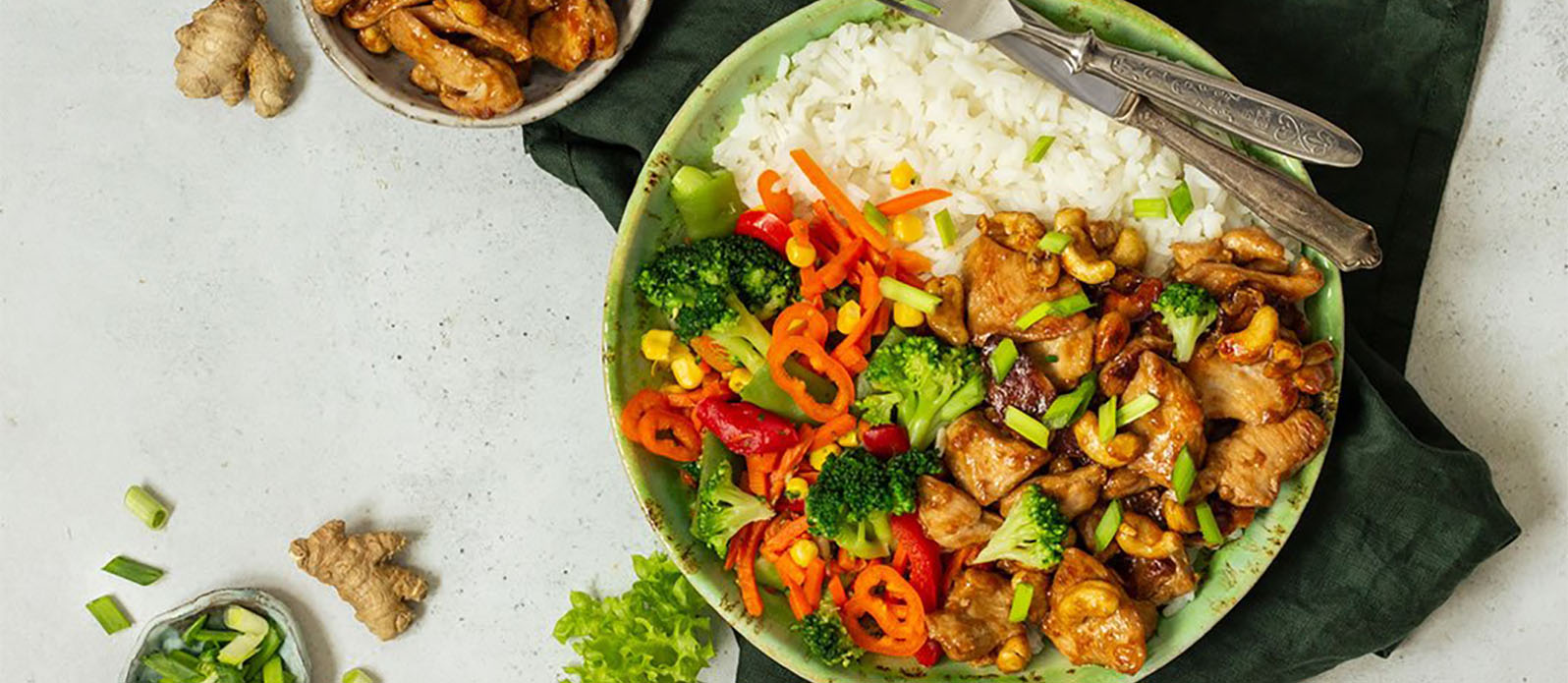 Stegt teriyaki-kylling med cashewnødder og grøntsager